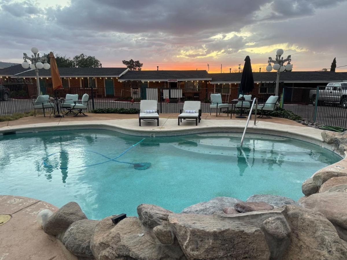 Trail Riders Inn -Bunkhouse - B&B