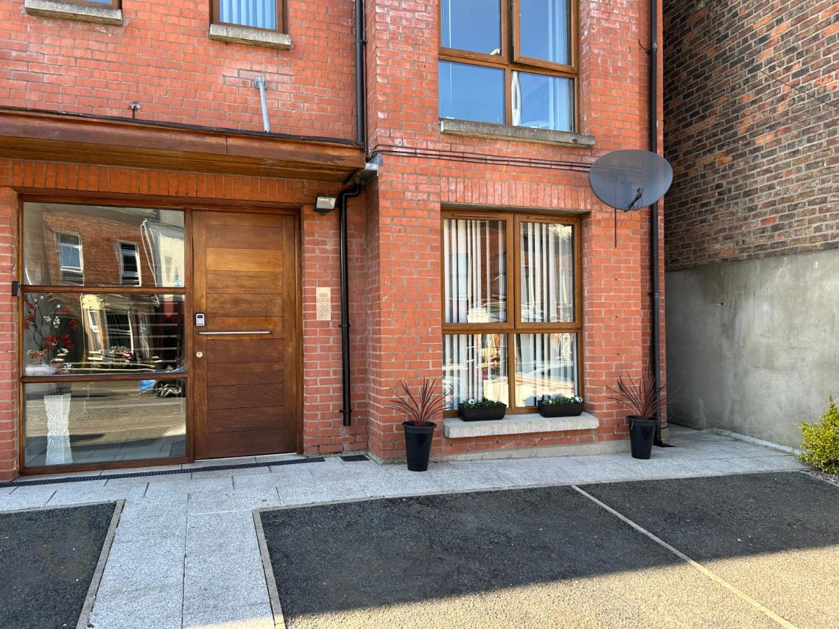 4 stars Rating Tourist board certified Spacious penthouse Apartment - B&B Belfast