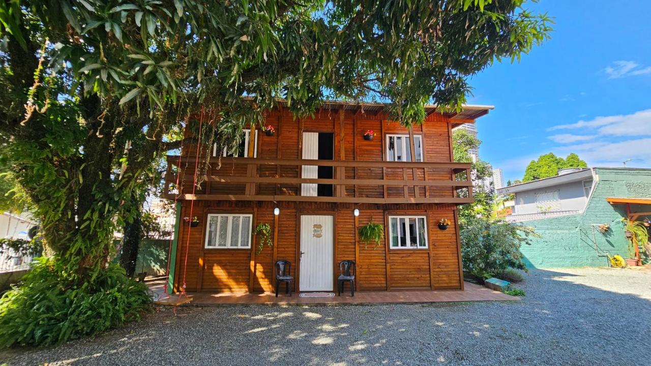 Residencial Recanto Paraíso BC - Chalé da Árvore - B&B
