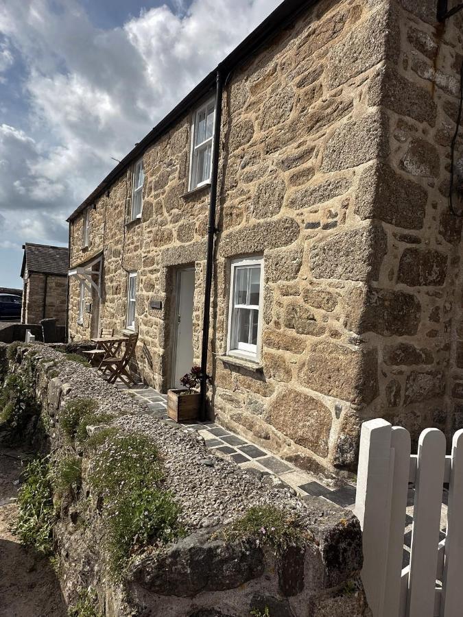 New renovated beach front cottage - Ferienwohnung Mousehole
