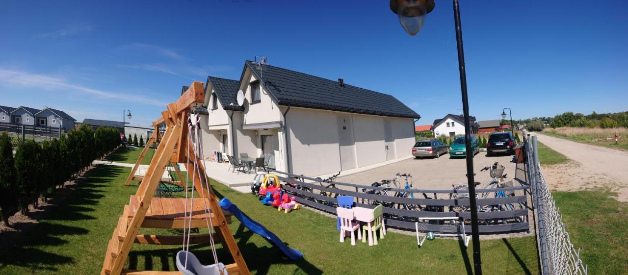Bałtyckie apartamenty dom nr 3 - Bed and Breakfast Sarbinowo