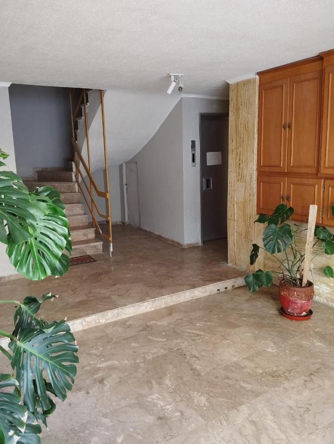 Dim-Paul - B&B Artémida