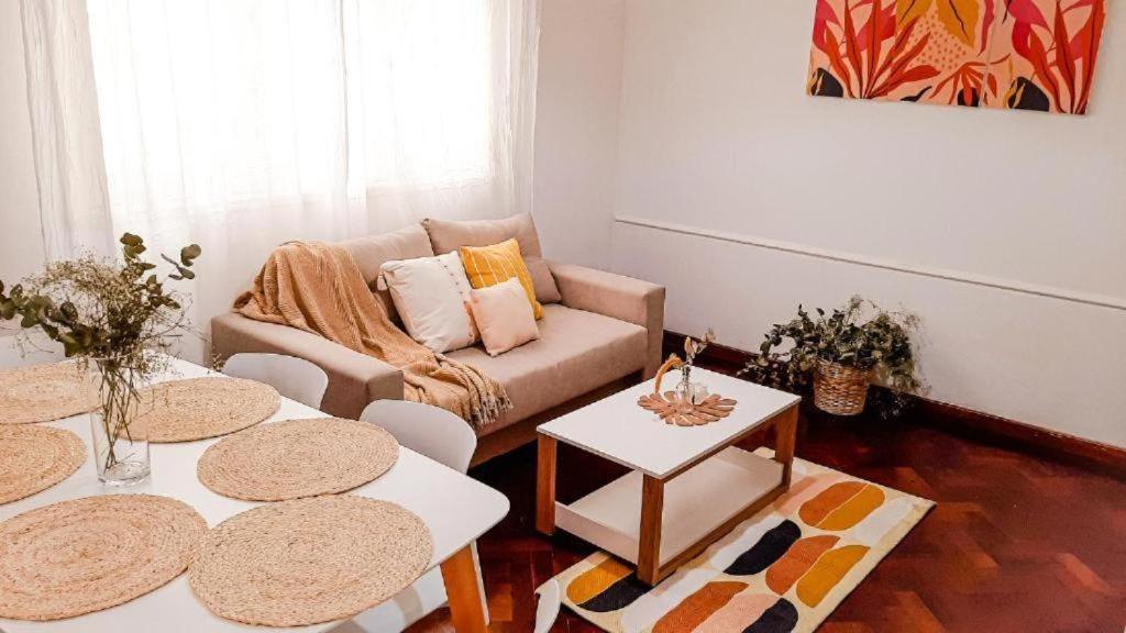 Excelente ubicación 2S en el corazón de la ciudad cochera incluida - B&B