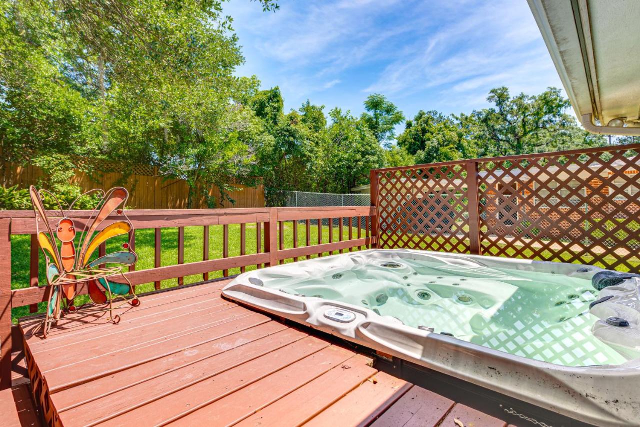 2 Mi to FSU and FAMU Home with Spacious Deck! - B&B Tallahassee