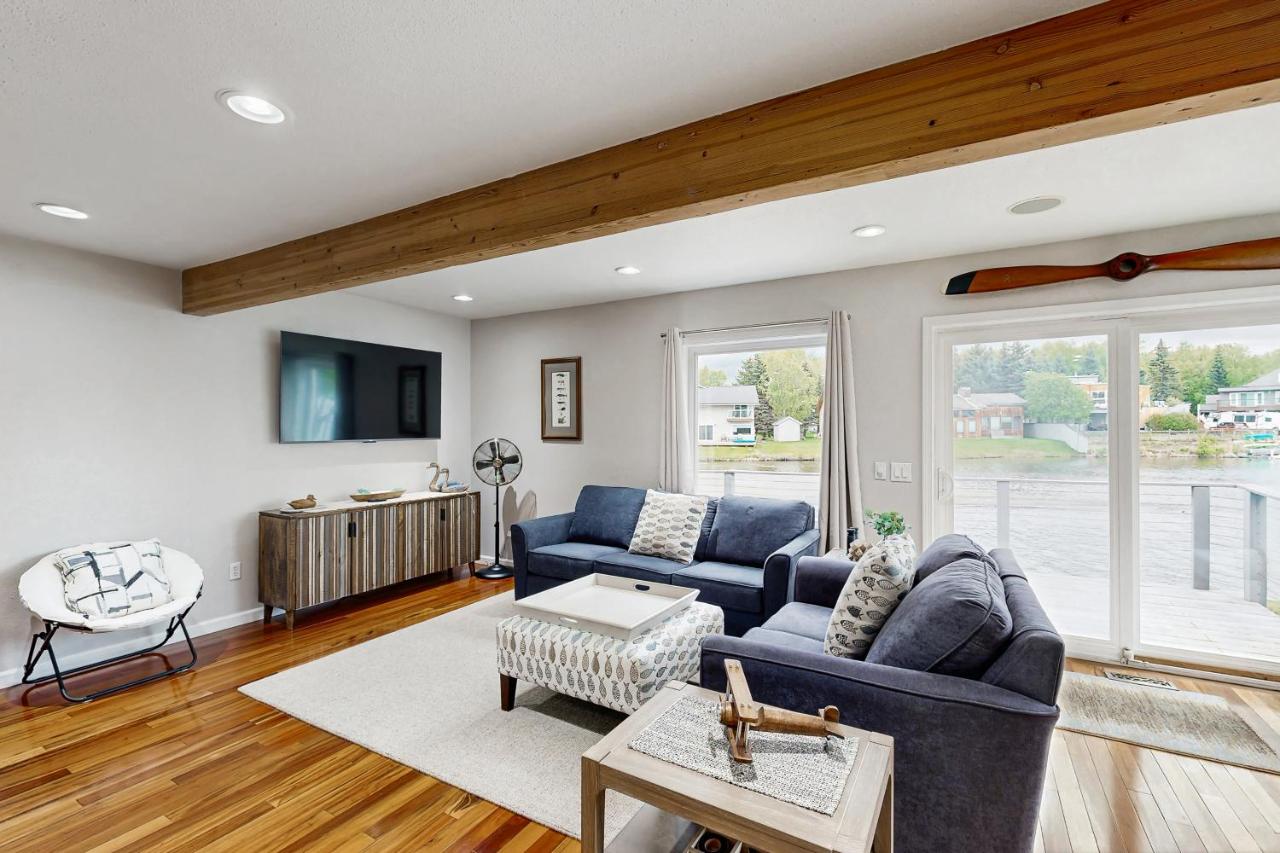 Campbell Lake Escape - Bed and Breakfast Anchorage