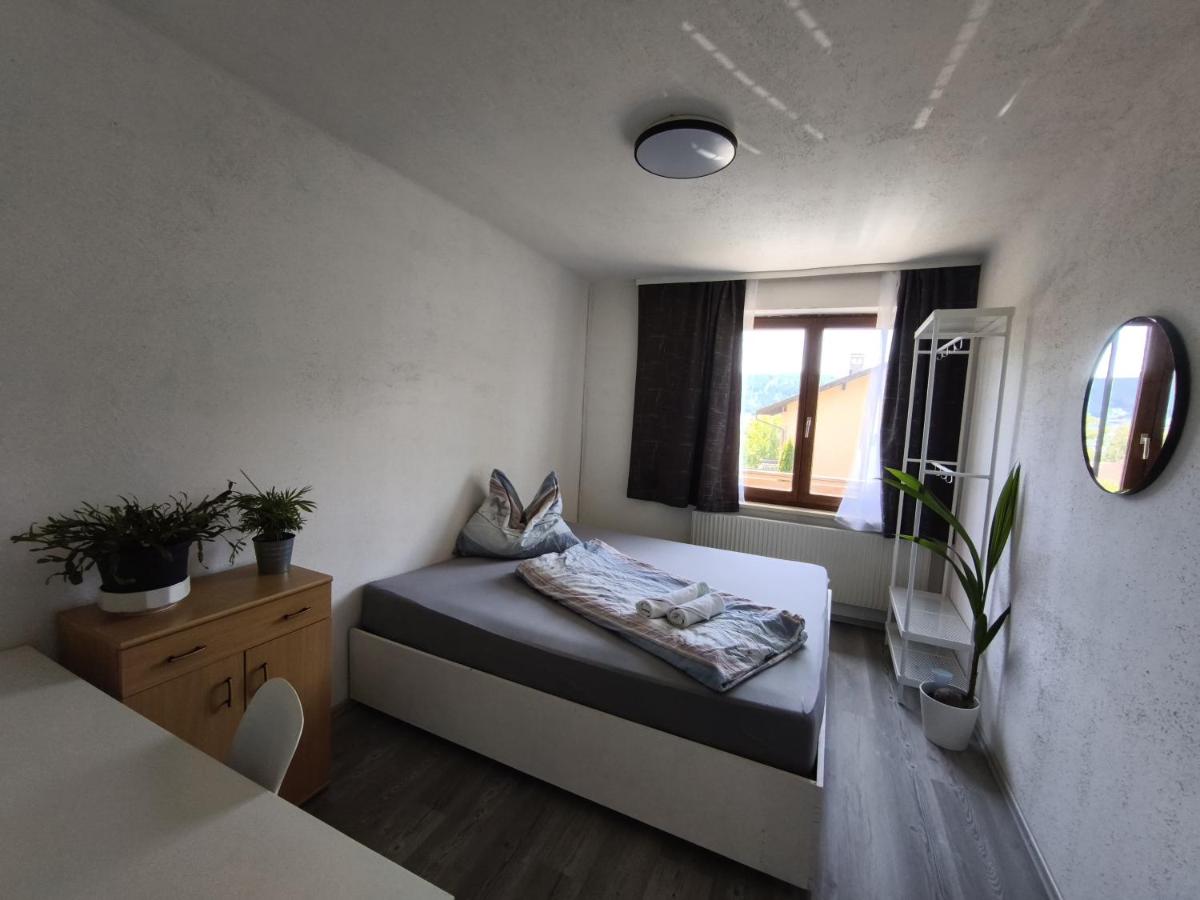 Cosy Room in Modern Flat - B&B Innsbruck