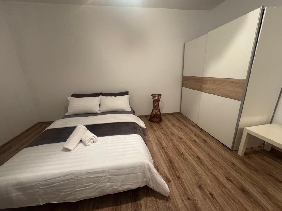 Bellas Apartment - Ferienwohnung Pristina