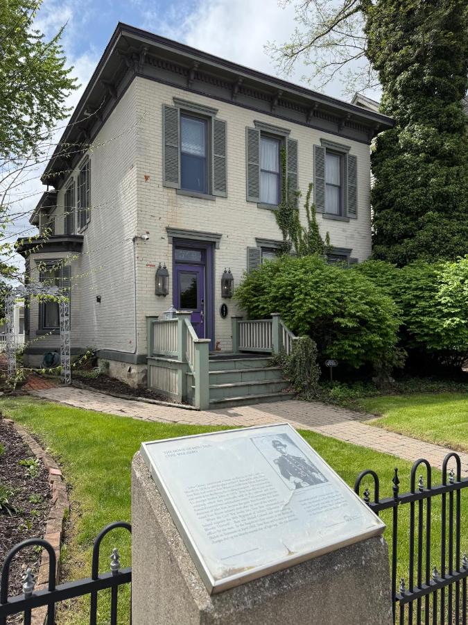 Historic Sion Bass Guest House - B&B Fort Wayne