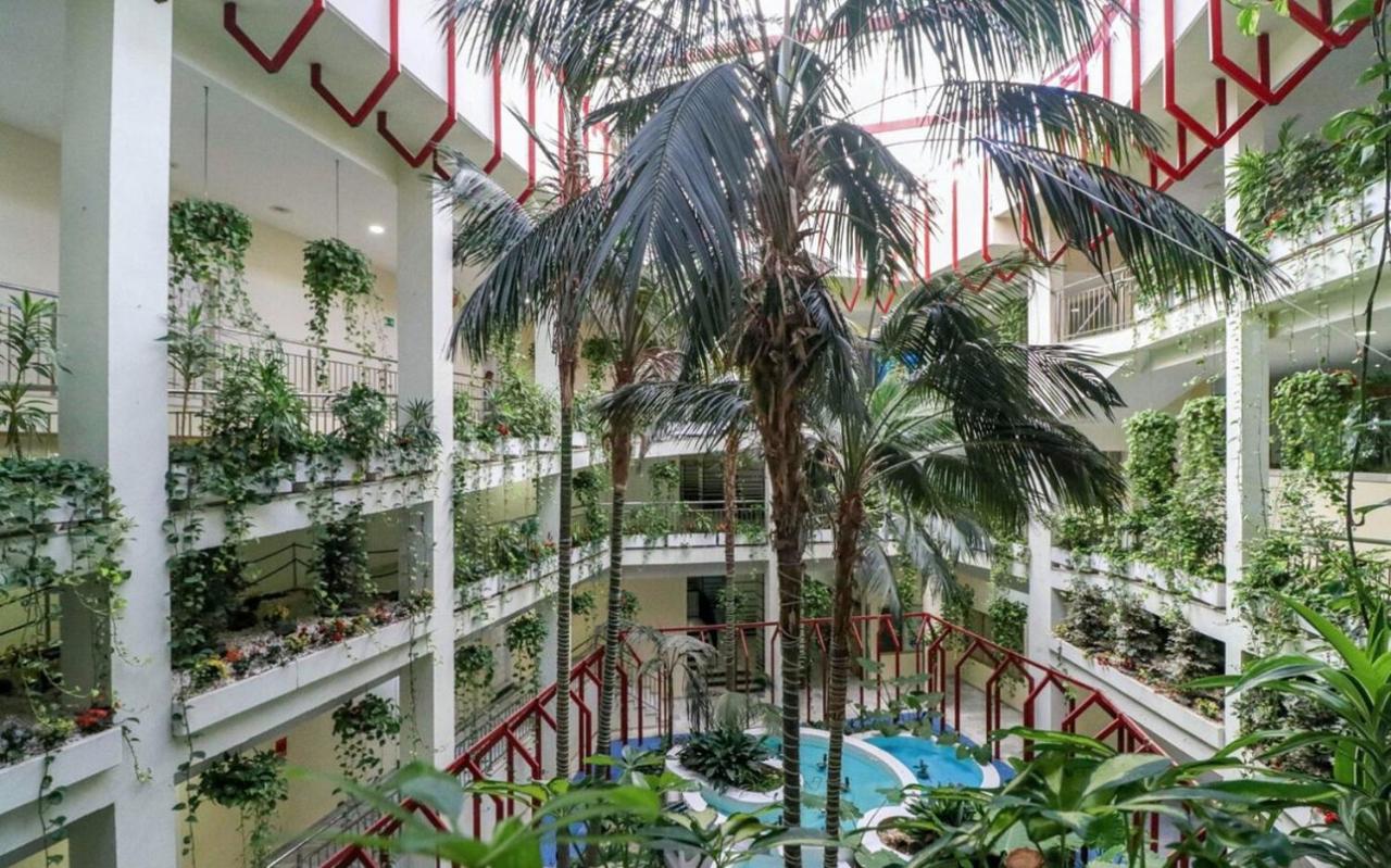 Benalbeach Beauty- Sunny studio with ocean views, balcony, and windows in every room - B&B Benalmádena