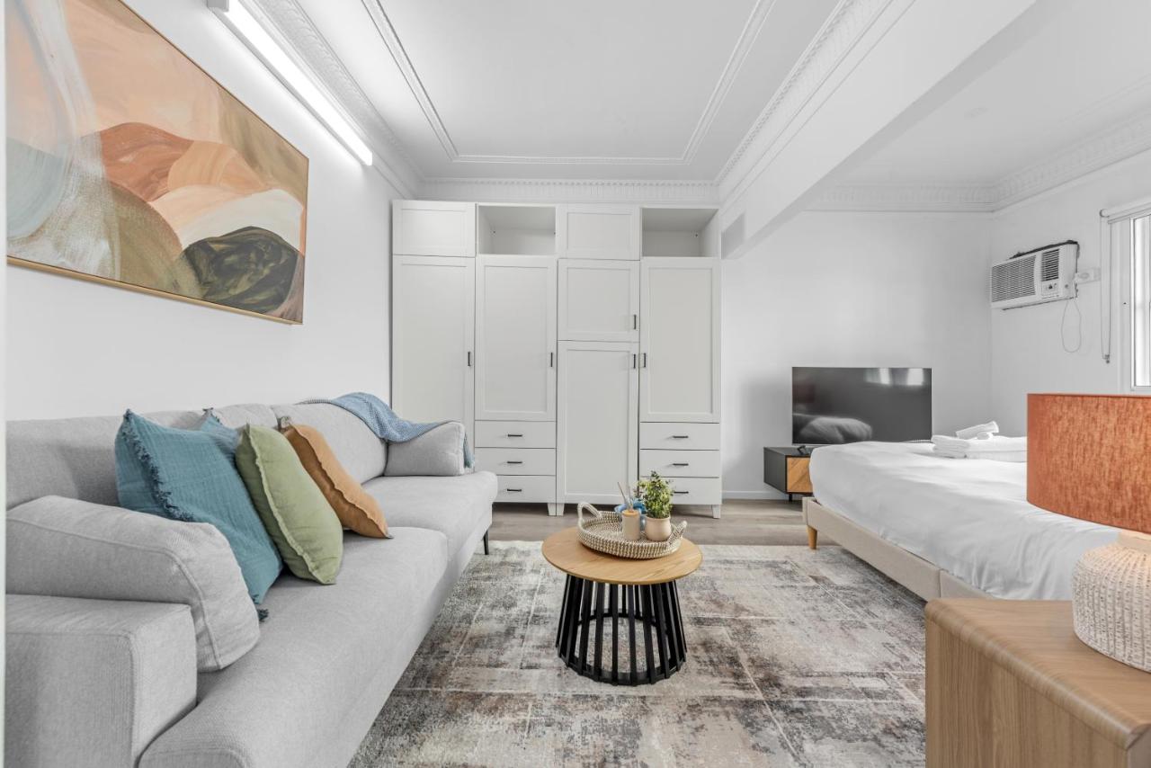 Stylish City Centre Studio - Short walk to Hosp - Bed and Breakfast Brisbane