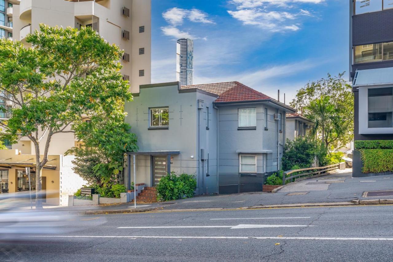 Stylish City Centre Studio - Short walk to Hosp - Bed and Breakfast Brisbane