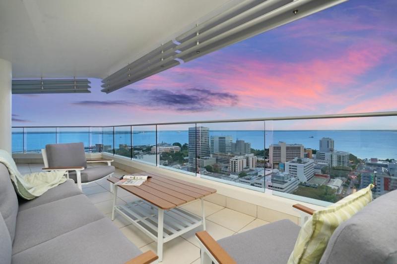 Magnificent City Location with Harbour Views Pool & Gym - Ferienwohnung Darwin