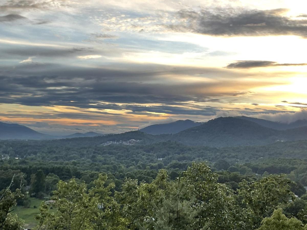 Cabin in the Clouds - B&B Black Mountain
