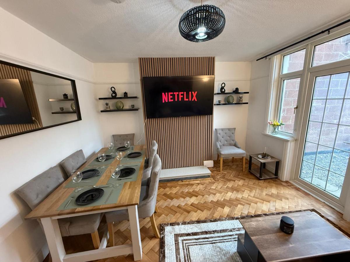 Cardiff Central Spacious 4 Bedroom - 2 Bathrooms - Free Parking - Ferienwohnung Cardiff