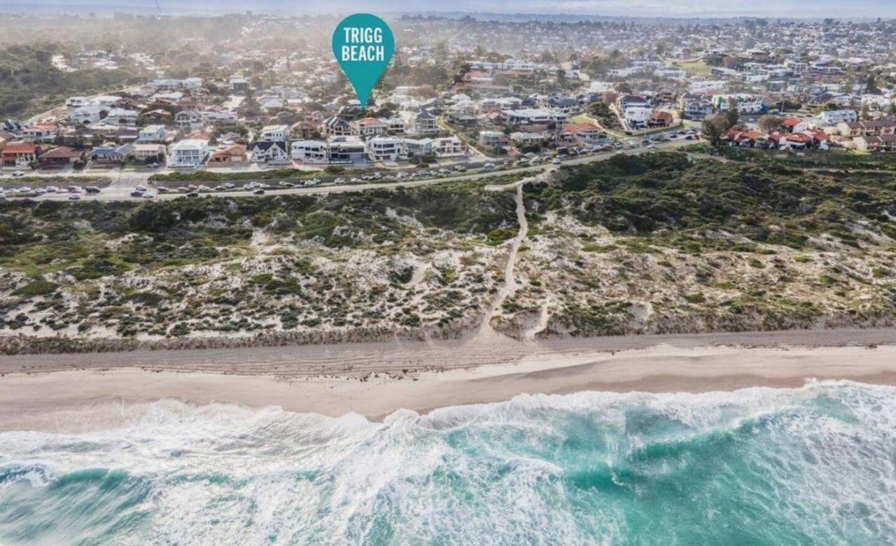 Blue Waters Villa Retreat 200 meters to beach and Surf - Bed and Breakfast Perth