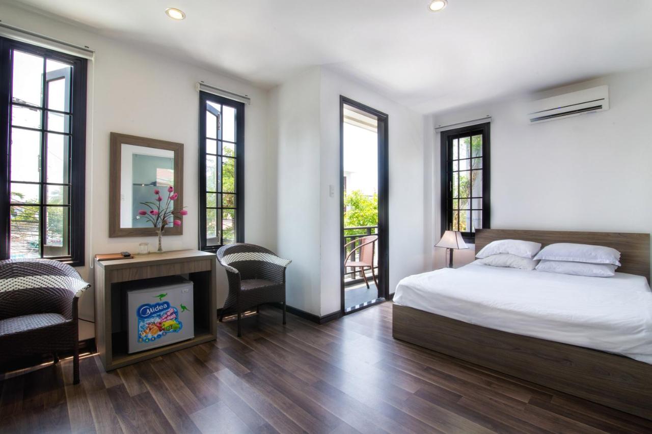 Deluxe Double Room with Balcony