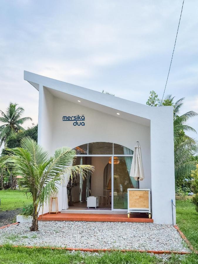 Mersika Dua - Beachfront Villa 2BR Near To Mersing Jetty Town - B&B Mersing