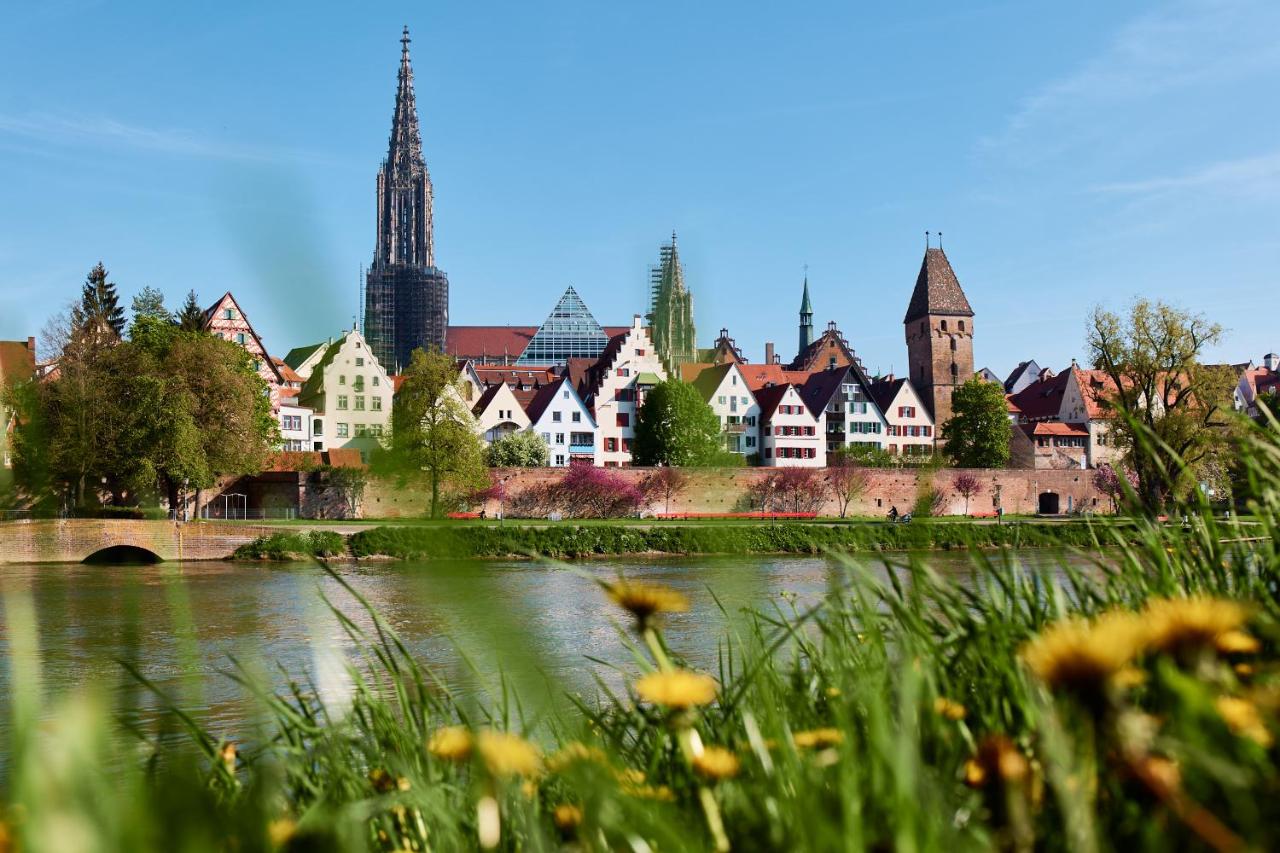 Apartment mit 3 Schlafzimmer- Stadtmitte - Bed and Breakfast Neu-Ulm