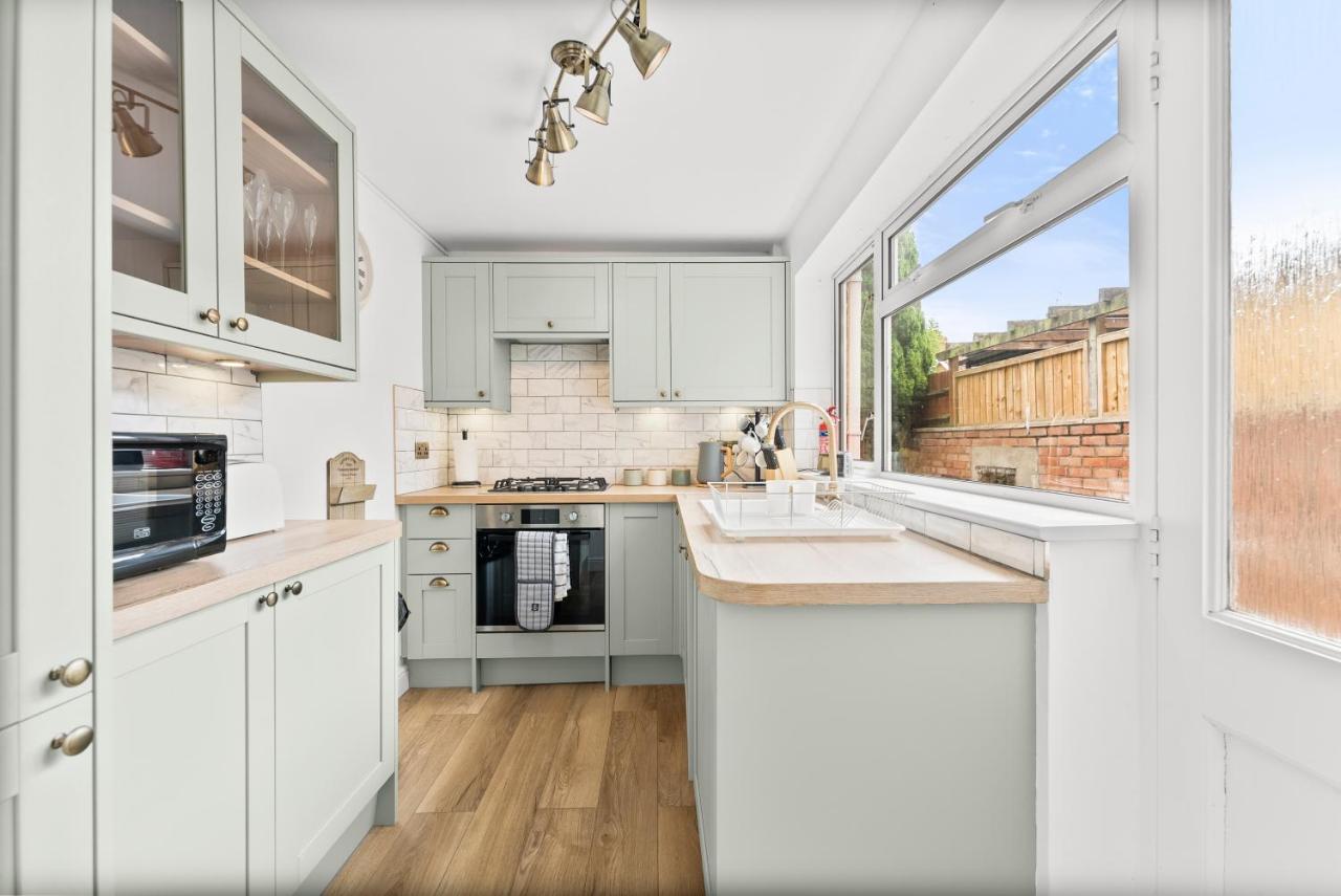 Cotswolds Hideaway - Charming 2-Bed Cottage - B&B Bengeworth