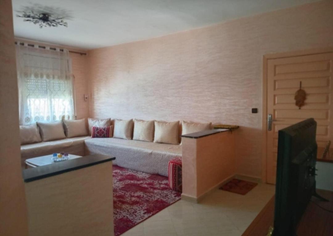 شقة ممتازة باسكان الشعبي طريق مهدية تتوفر على جميع وسائل الراحة - Ferienwohnung Kenitra
