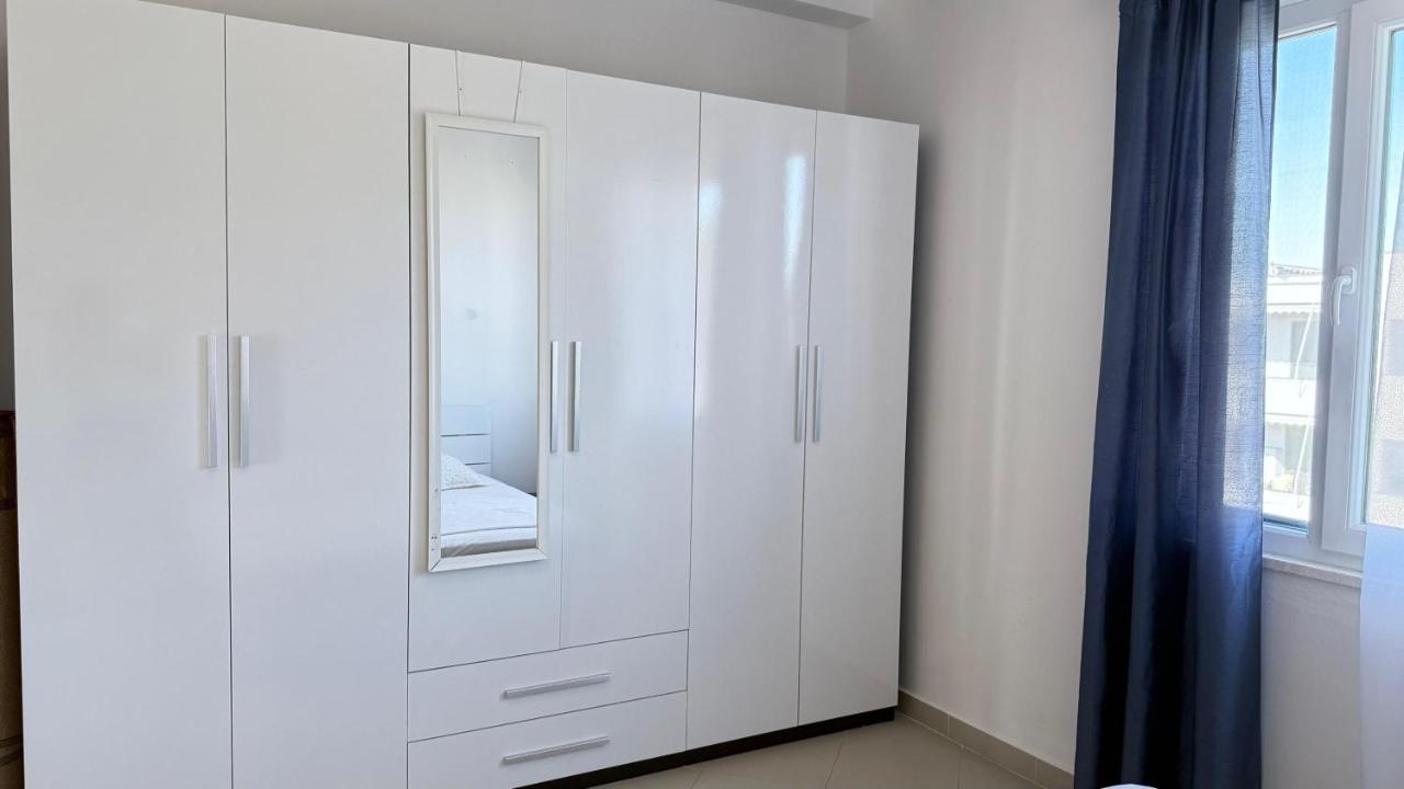 Apartamento de 1 dormitorio con balcón y vistas al mar