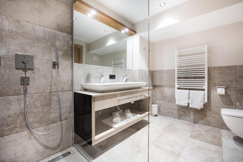 Two-Bedroom Apartment (4-6 Adults)