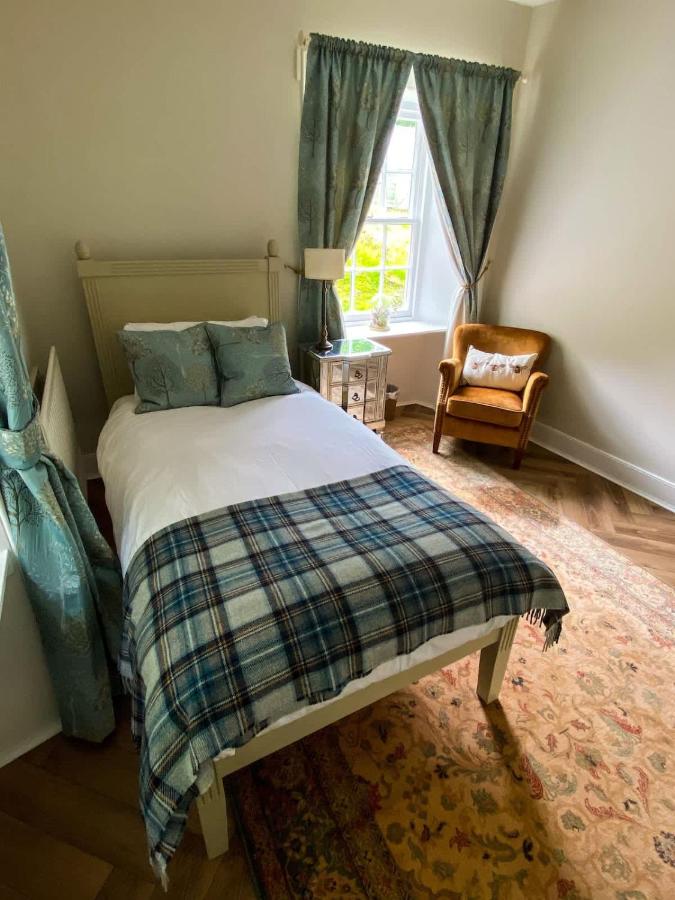 Penninghame Estate- Gardeners Cottage - B&B