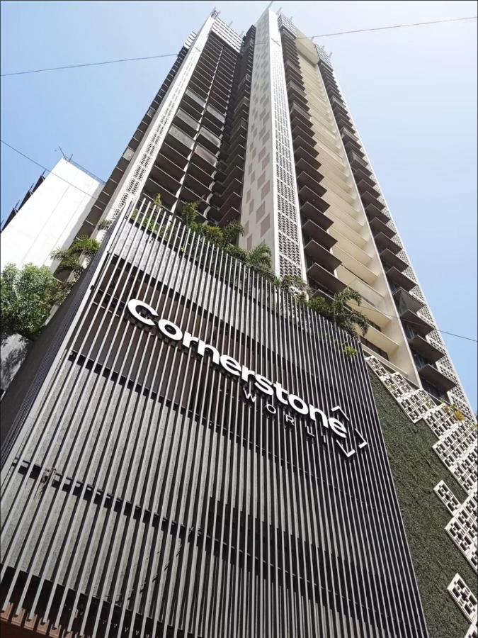 Room in Apartment in Worli - Bed and Breakfast