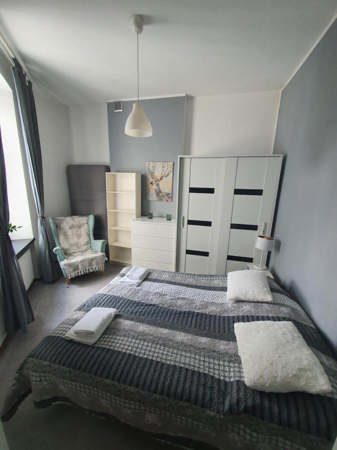 Apartament przy Szkole Filmowej, darmowy parking - B&B