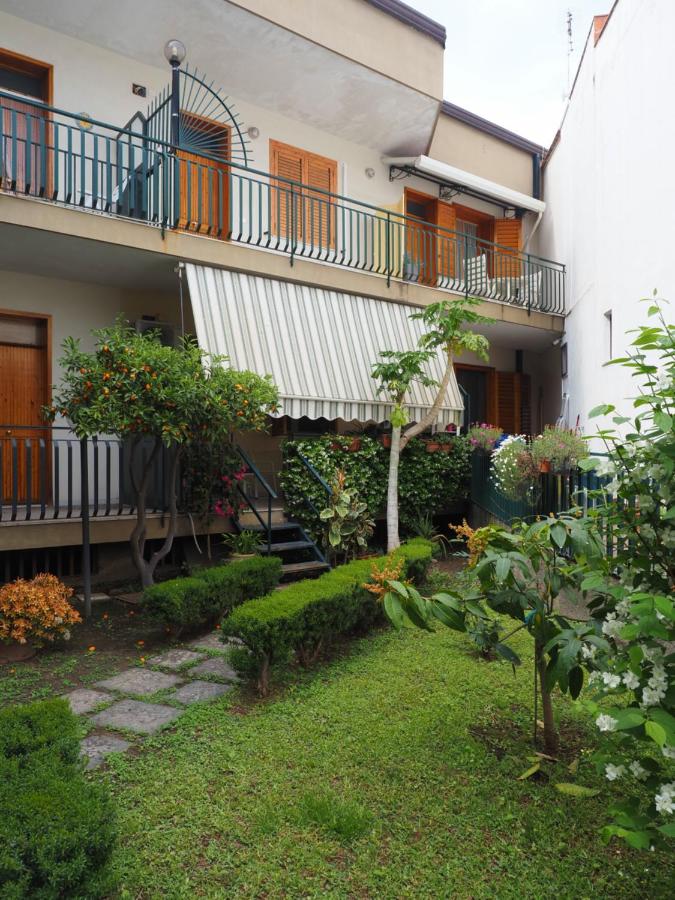 Casa Luce Santa Tecla Apartment - B&B Acireale