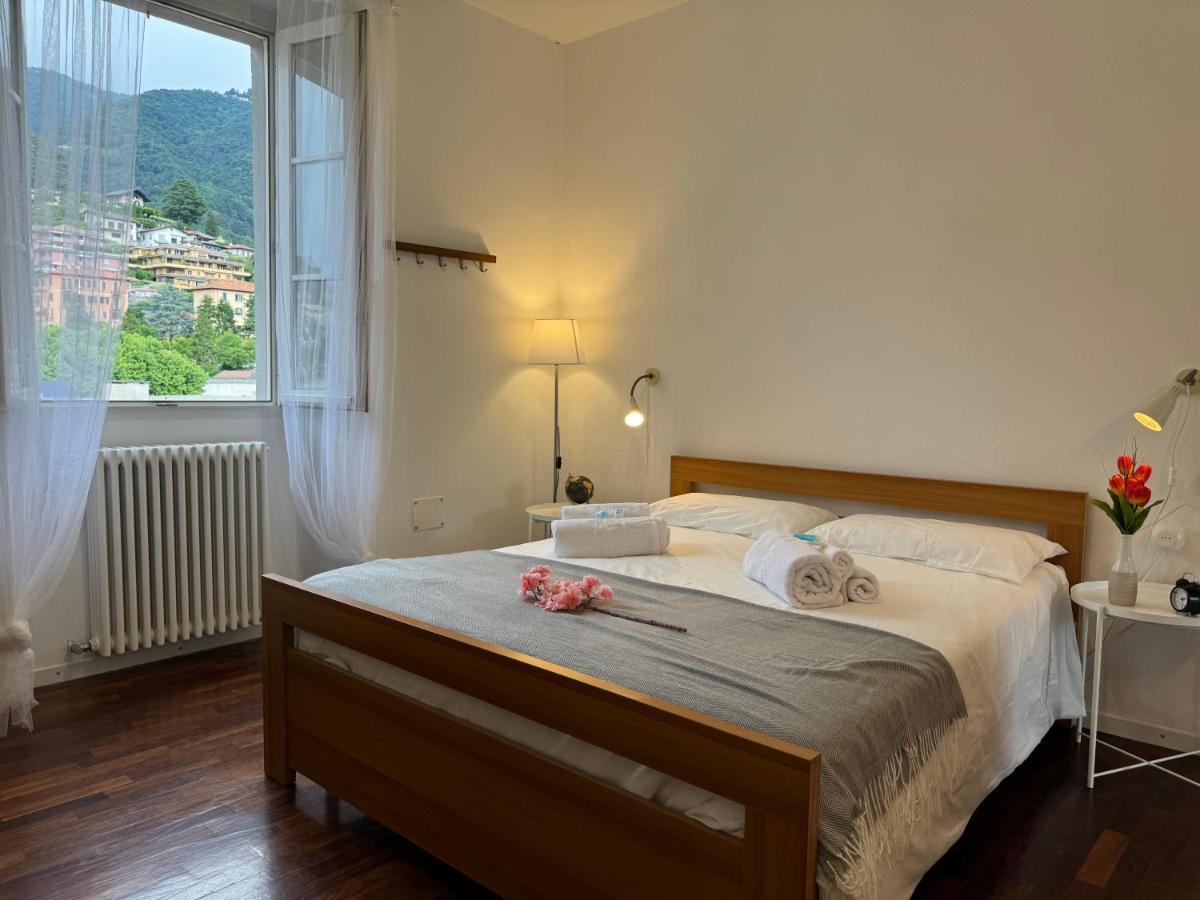 Casa Valeria - a due passi dal Traghetto - B&B Cernobbio