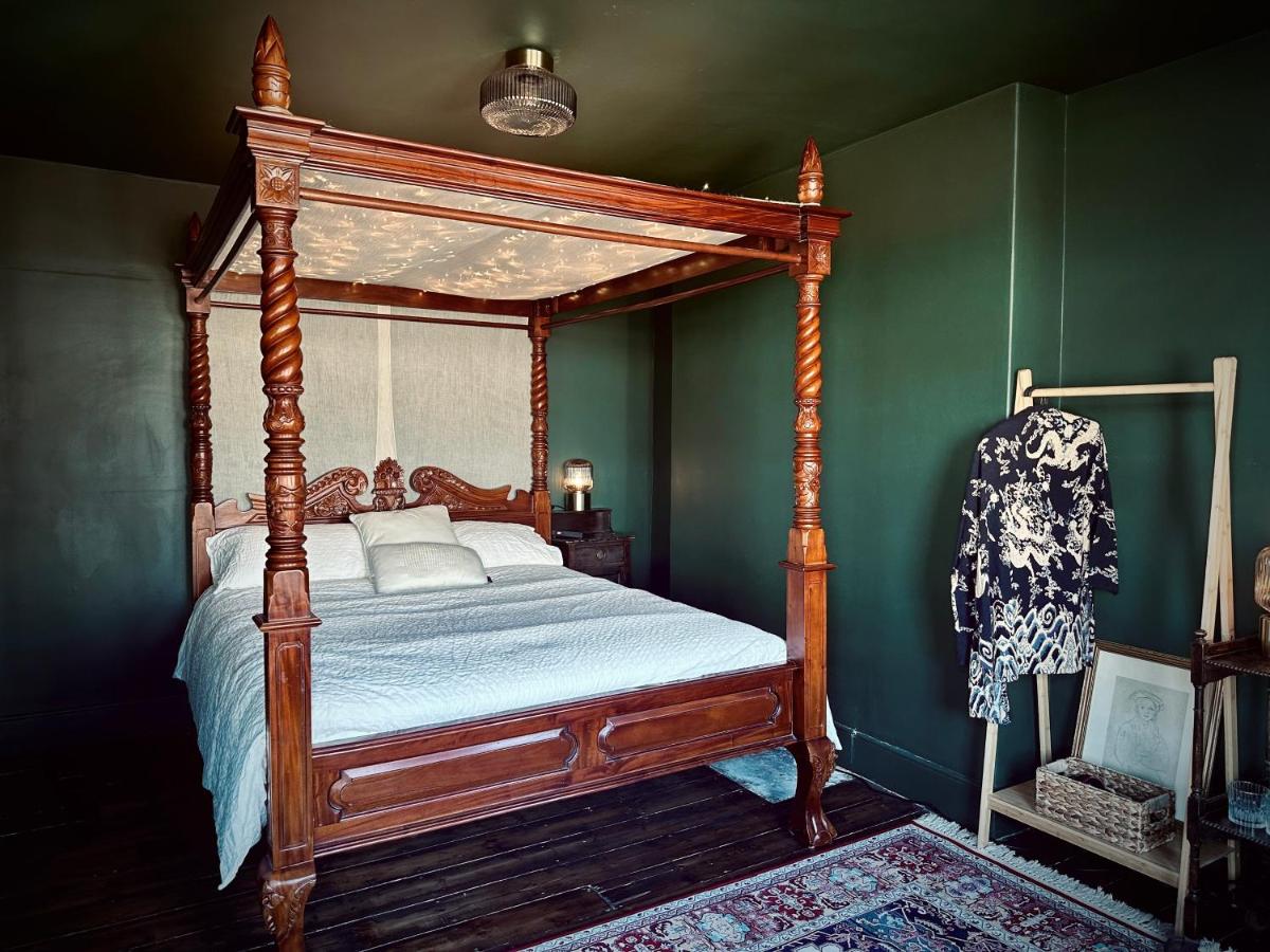 Kamer met Kingsize Bed en Uitzicht op Zee