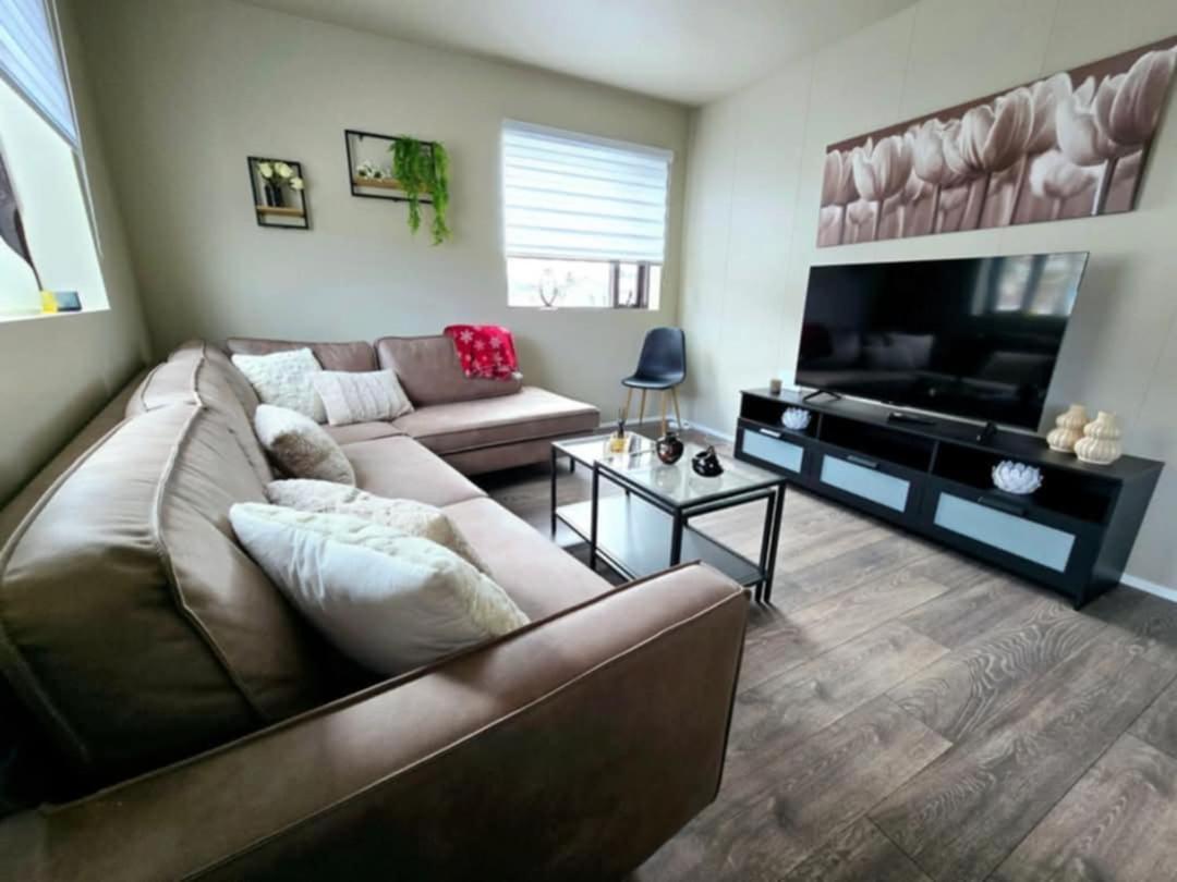 Tweepersoonskamer met Gedeelde Badkamer
