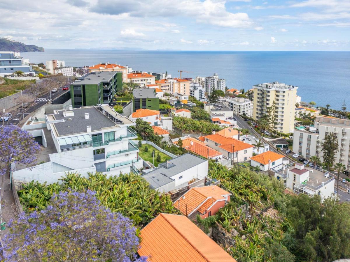 The Ocean Gaze by Homie - B&B Funchal