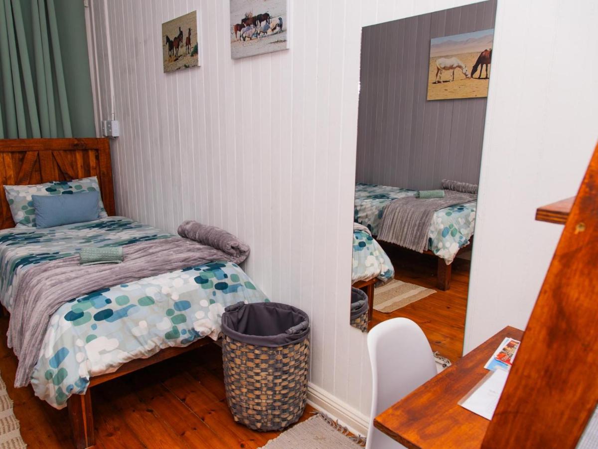 Doppel-/Zweibettzimmer mit Gemeinschaftsbad