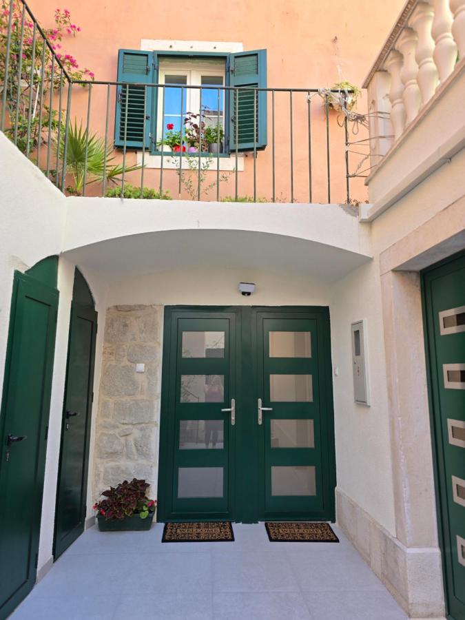 Luxury apartment Skalina & Volat - Bed and Breakfast Split