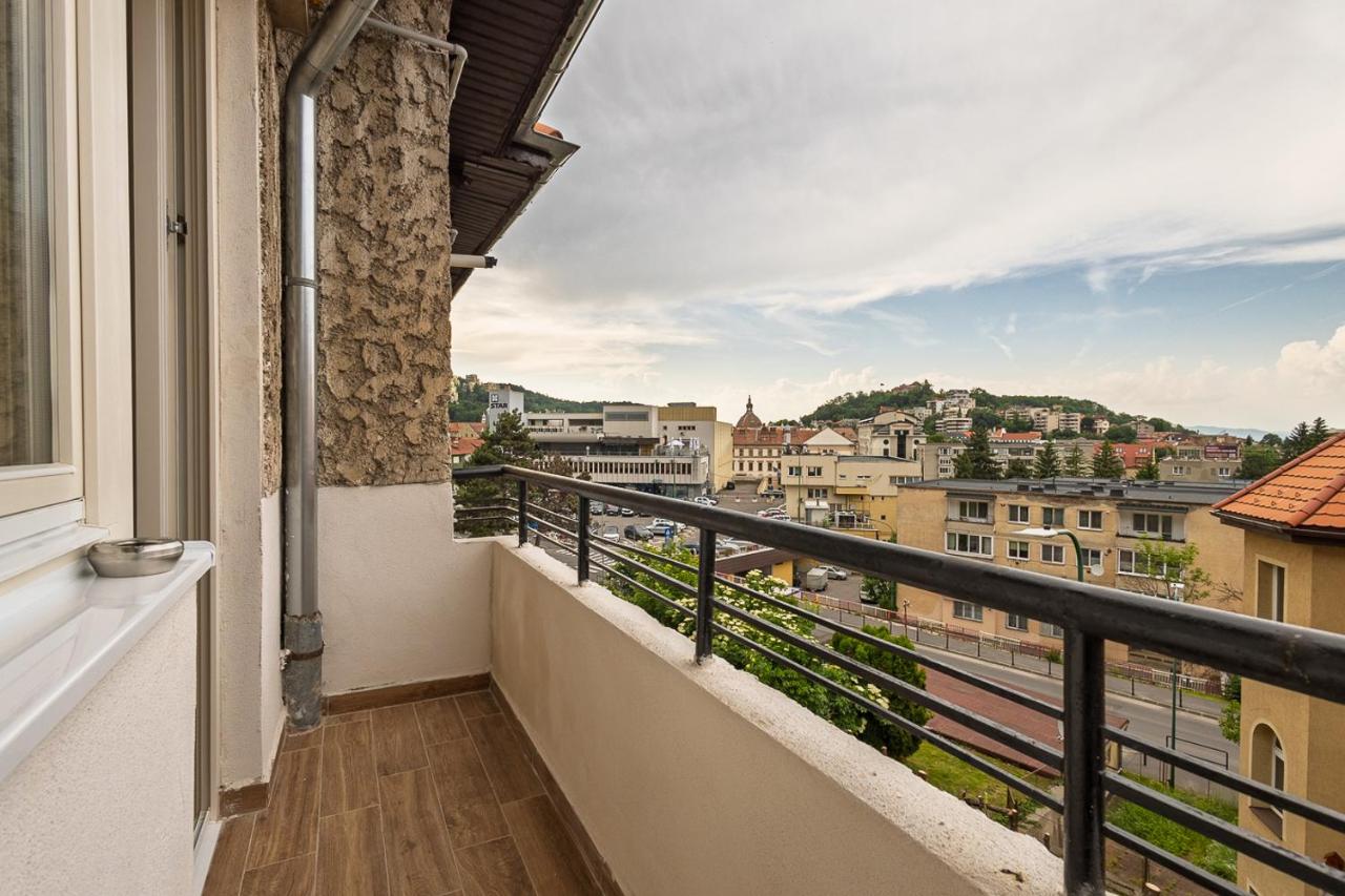 Old Town View & Balcony Apartments MM Host - B&B Braşov