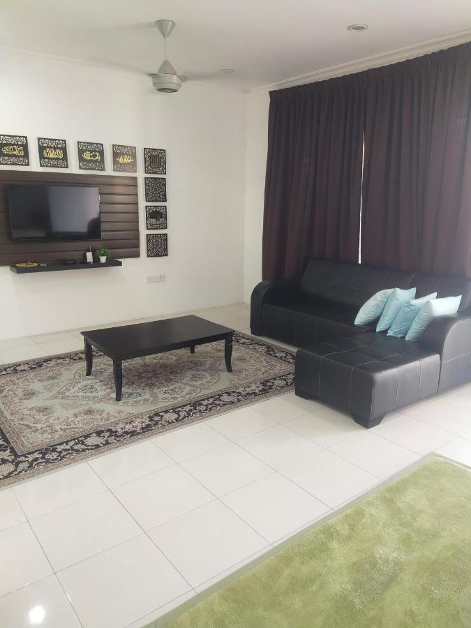 AHNa HOMESTAY TELUK KEMANG - B&B