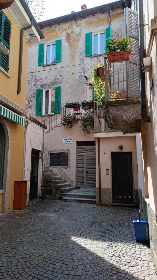 a pochi passi dal lago Vista vicolo - B&B