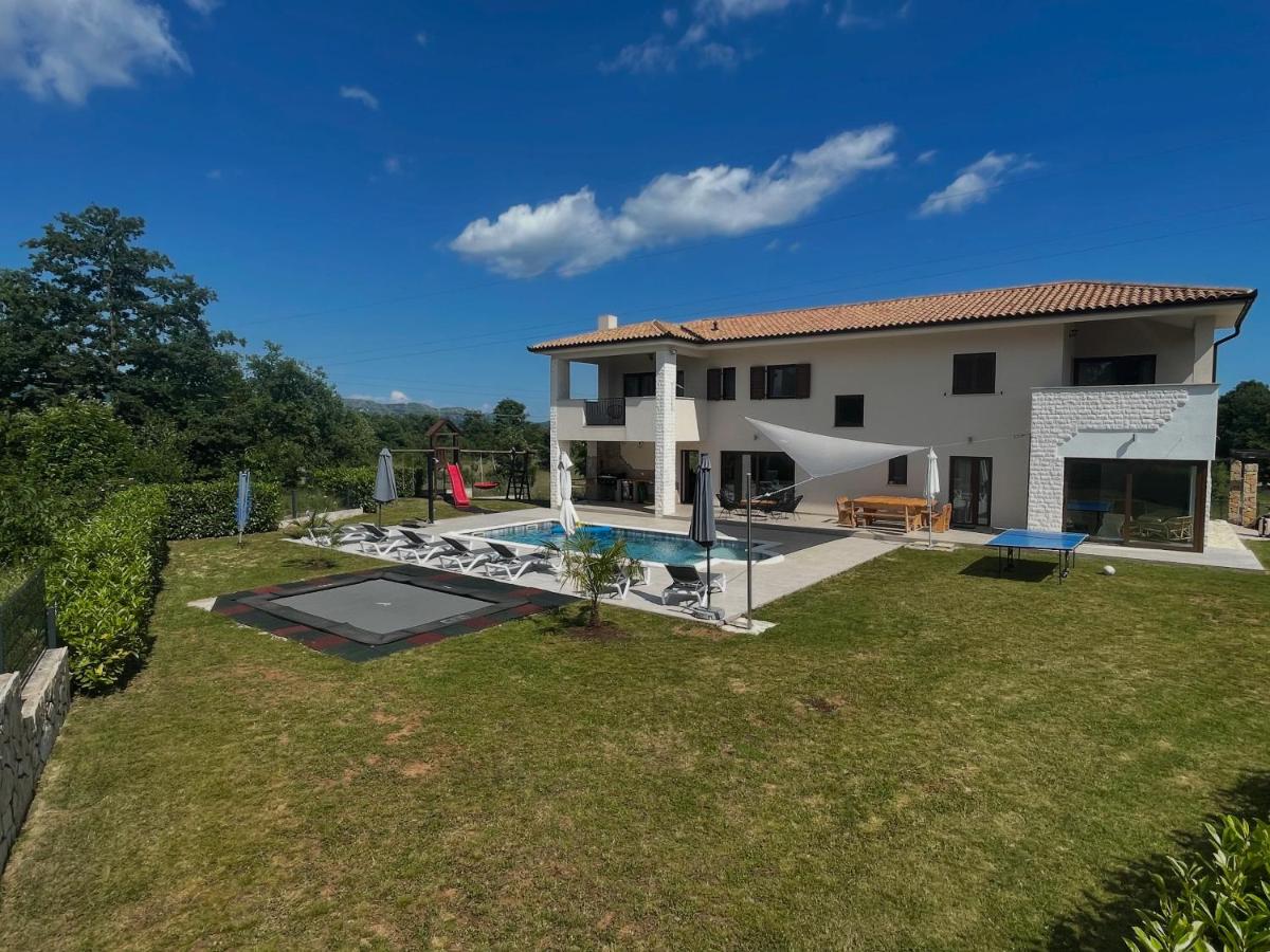Villa Fluggi near Labin - B&B