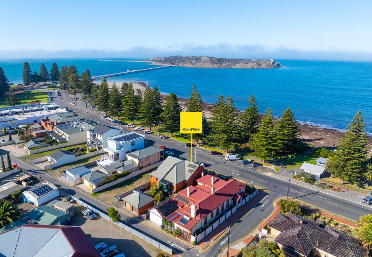 Esplanade Beachfront at Victor- 2-12A Esplanade, - B&B Victor Harbor