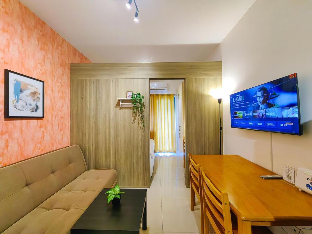 1BR Condotel with Balcony at FAME Residences #FM02-1 - Chambres d’hôtes Manille