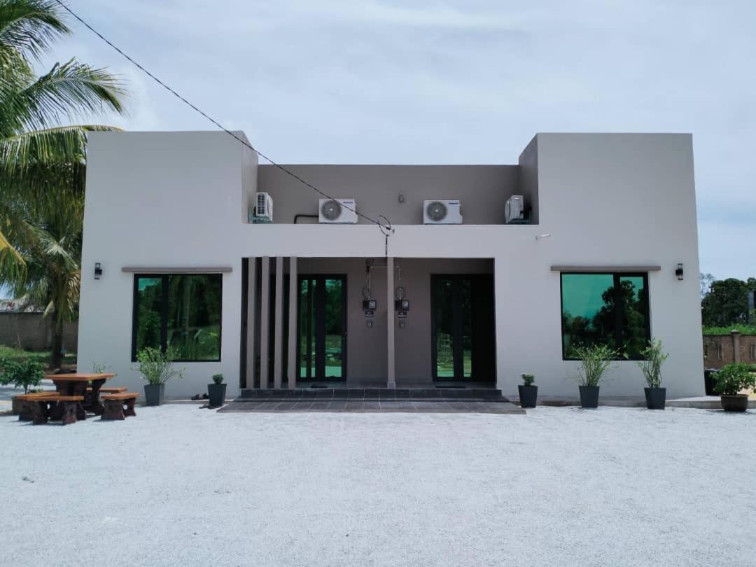 NitaDinn Guest House - B&B Kampung Ru Sepuluh