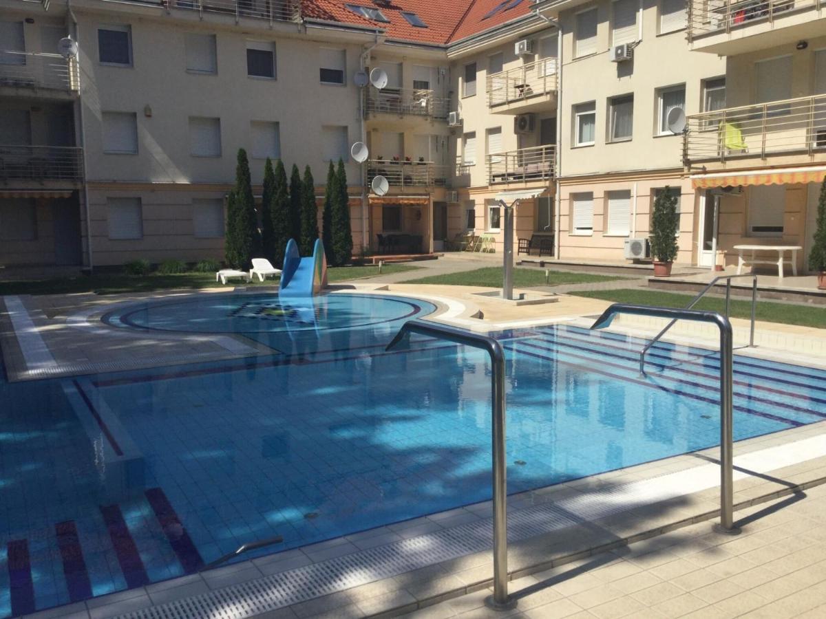 Casablanca Apartman - B&B Hajdúszoboszló