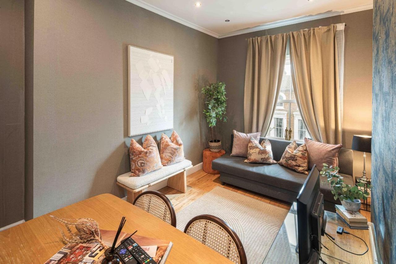 Cozy 2 bedroom and sofa bed by Central line - Ferienwohnung London