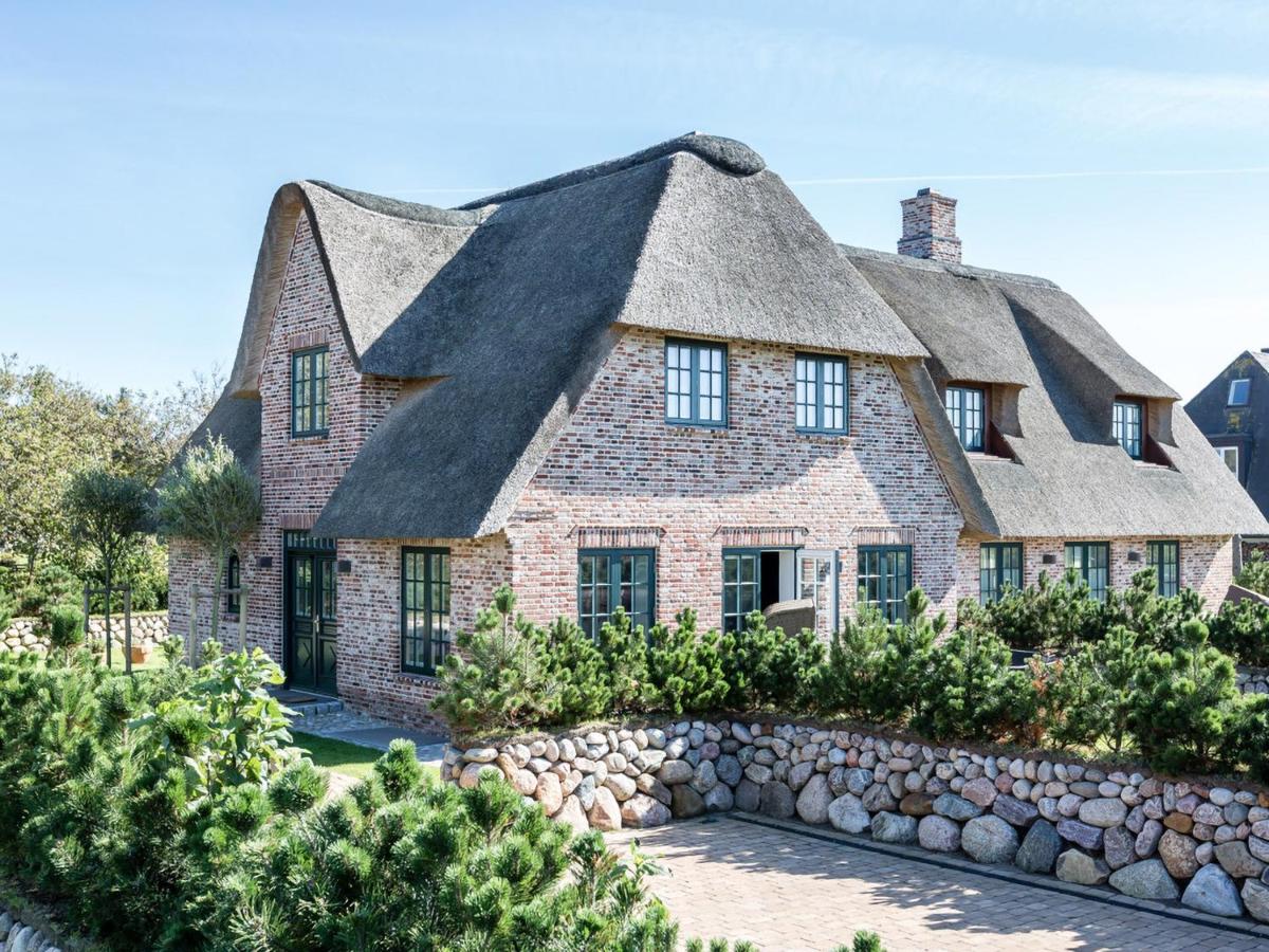 Luxuriöse Doppelhaushälfte mit Terrasse, Kamin und WLAN in bester Lage - B&B Wenningstedt