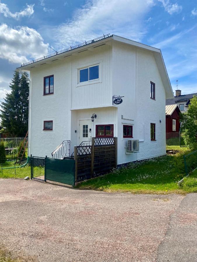Villa Knuss - Bed and Breakfast Öje