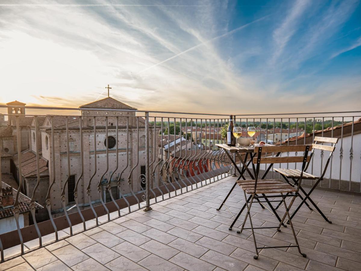Attico elegante con terrazza panoramica, in centro - B&B