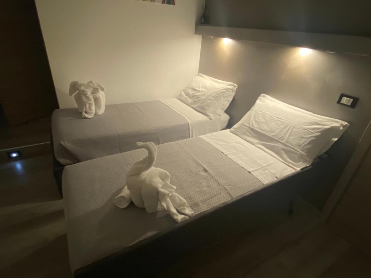 Single Room with Private Bathroom