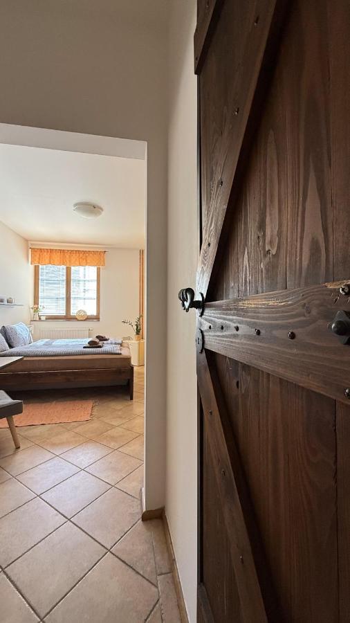 Doppel- oder Zweibettzimmer